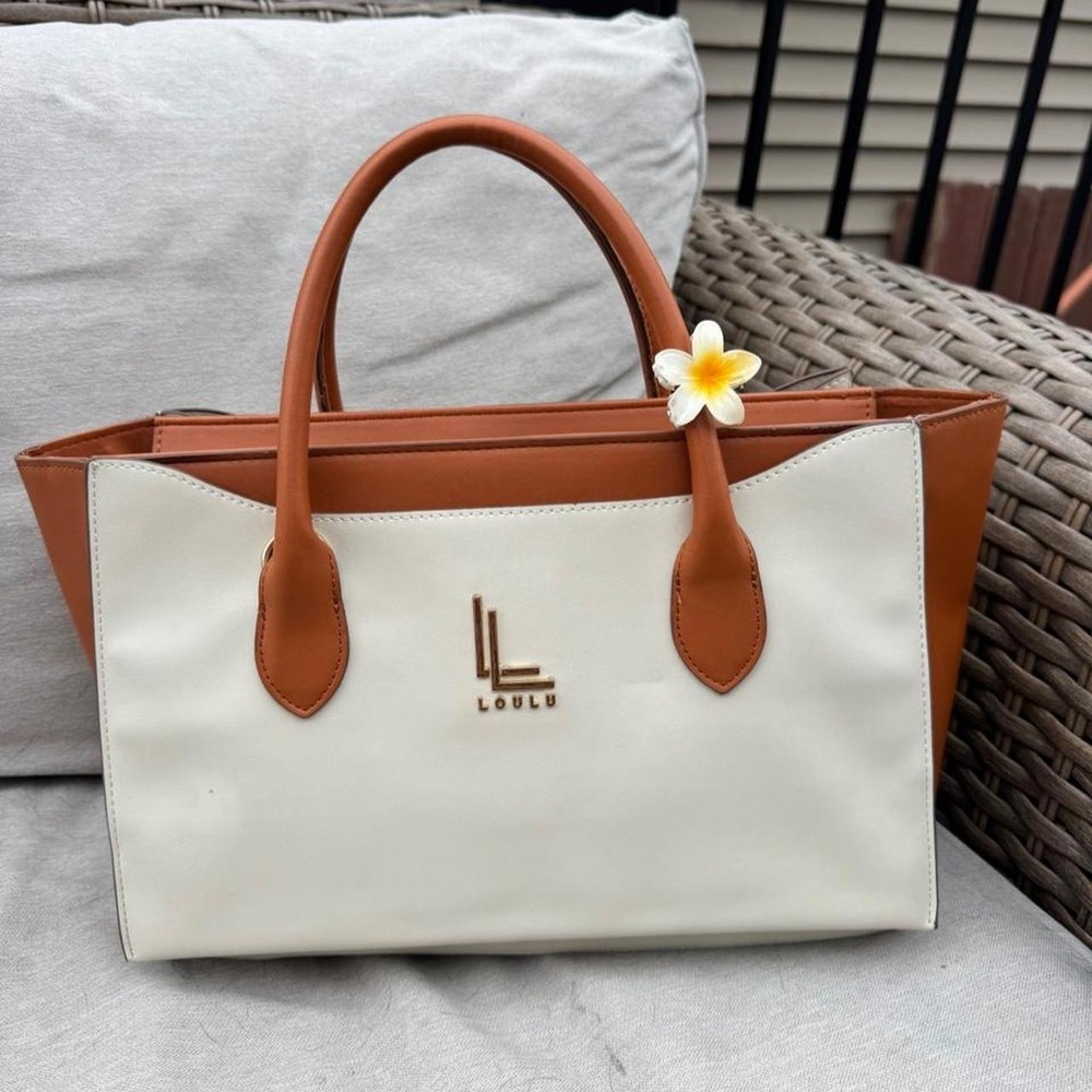 Loulu purse in great overall condition